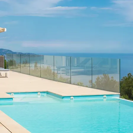 L Oasis Moderne Piscine Vue