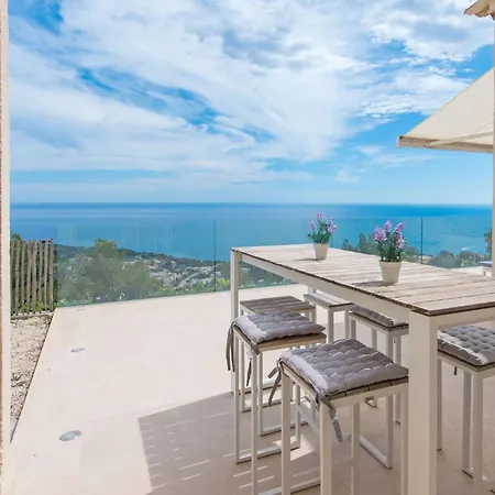 Villa L Oasis Moderne Piscine Vue